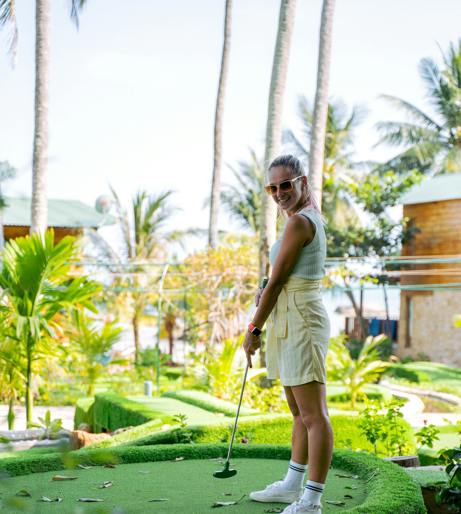 Crazy Golf and Mini Golf Pitch and Putt Overview