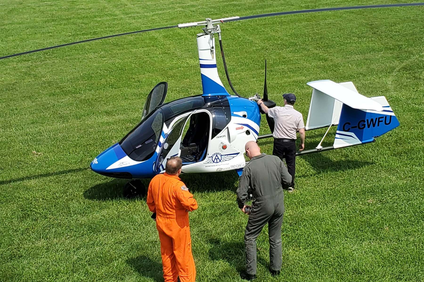 Gyrocopter flying