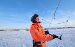 Snow kiting tricks