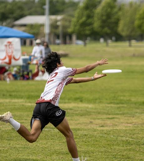 Ultimate Frisbee players in action