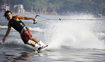 Water skis