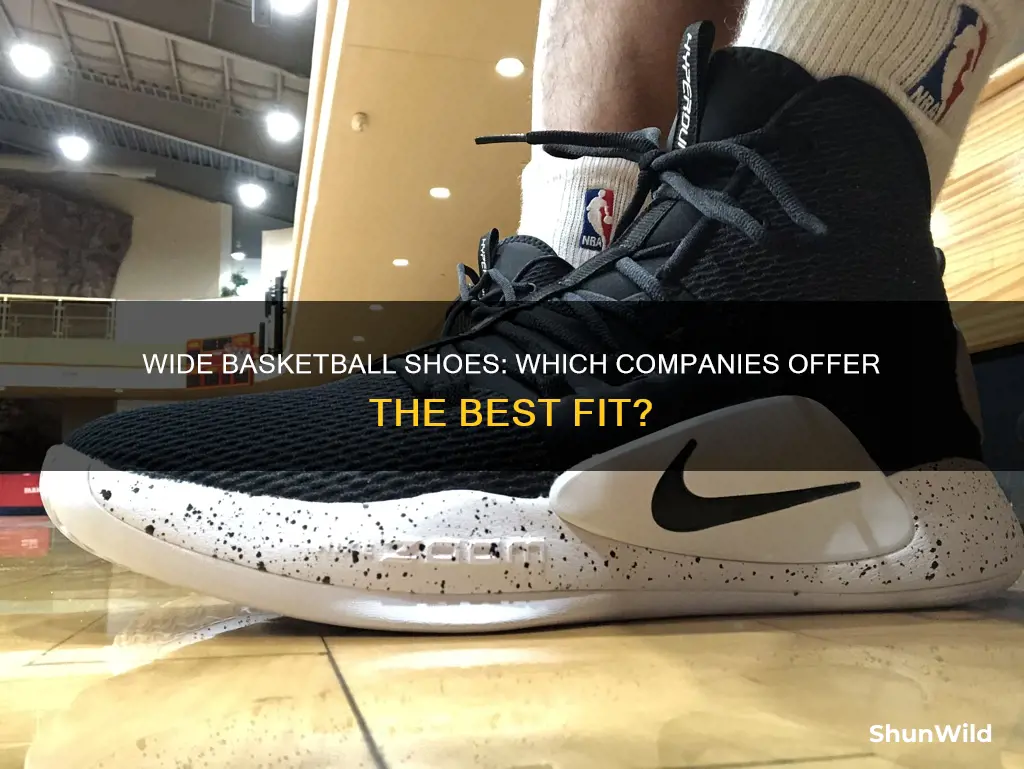 do any companies make wide basketball shoes