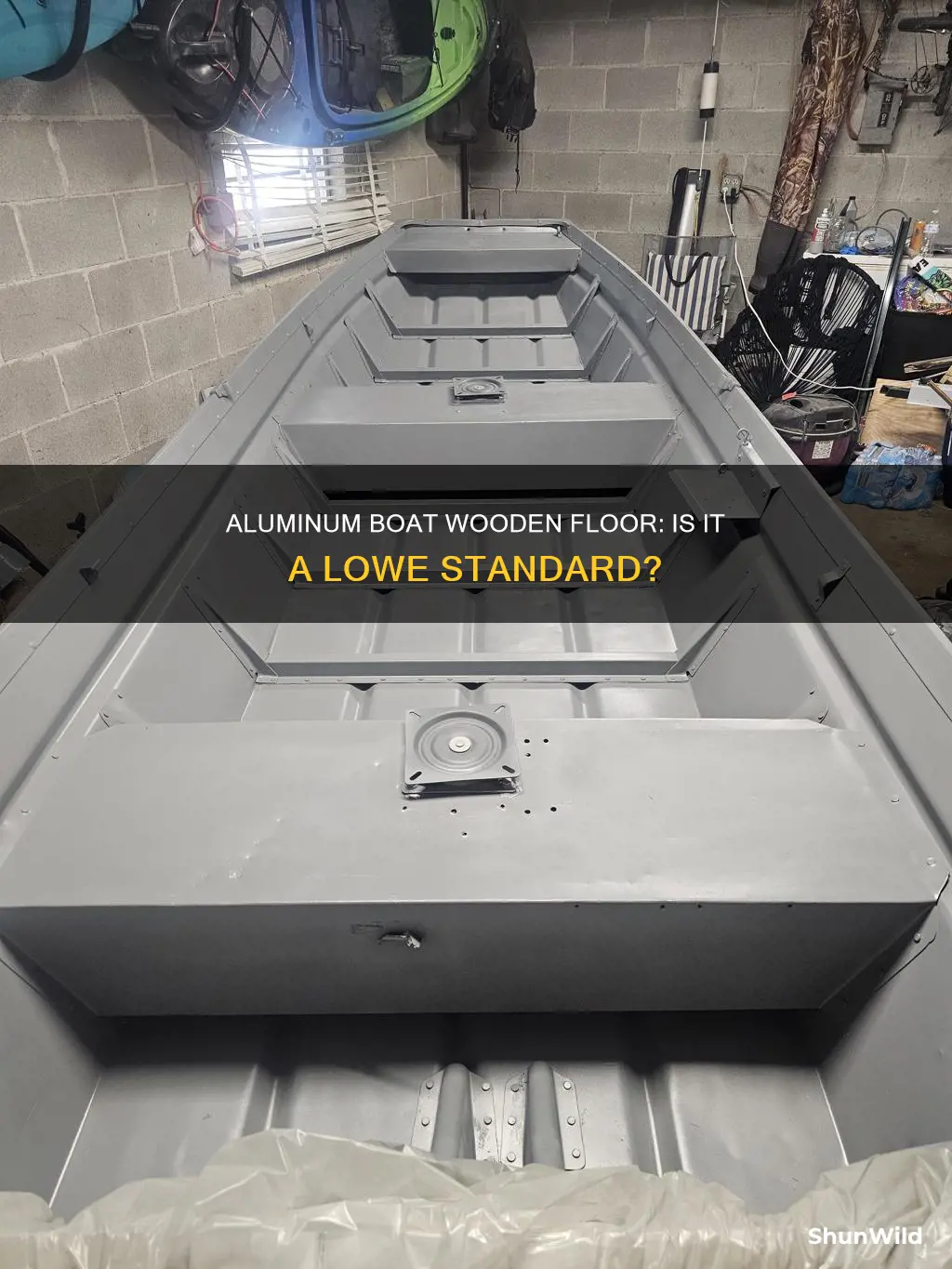 does a lowe aluminum boat have a wooden floor