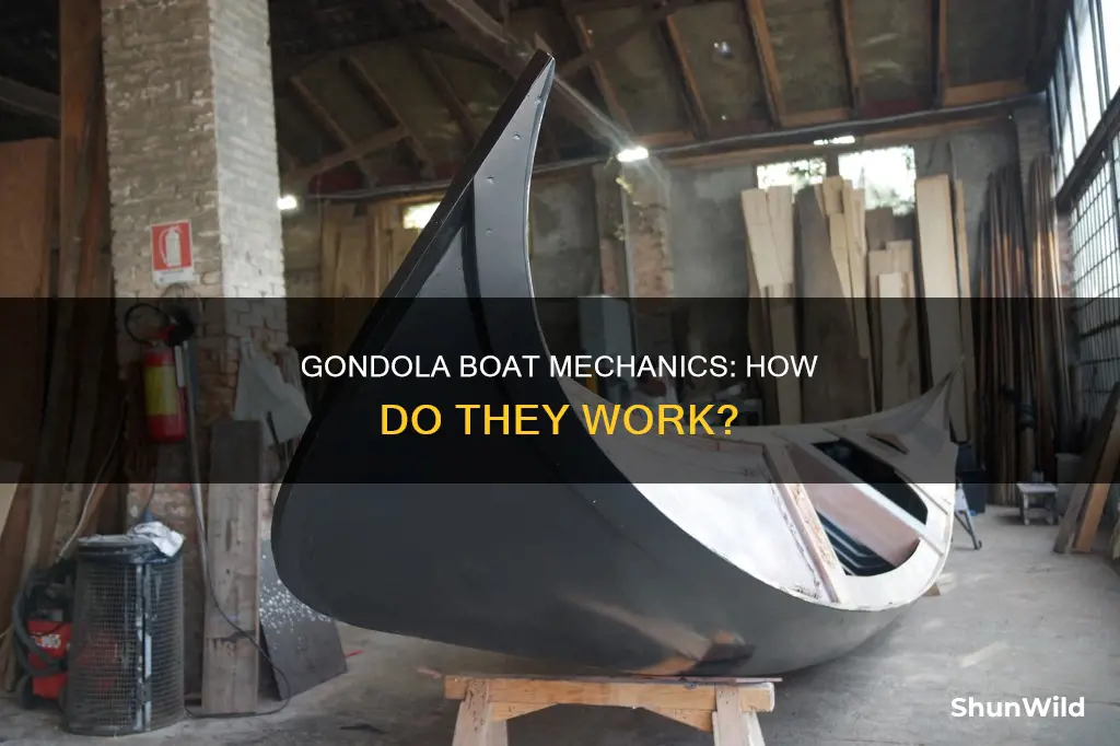 how a gondola works boat