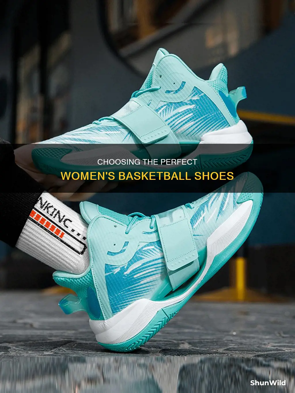 how chose women basketball tenis shoes