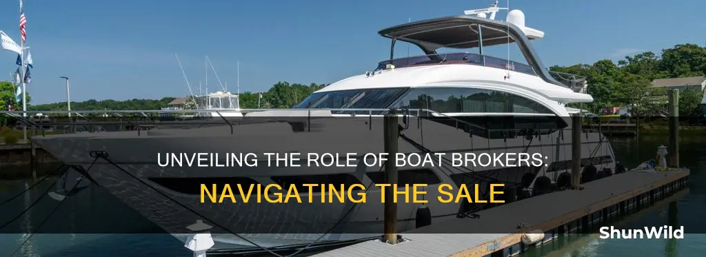 how do boat brokers work