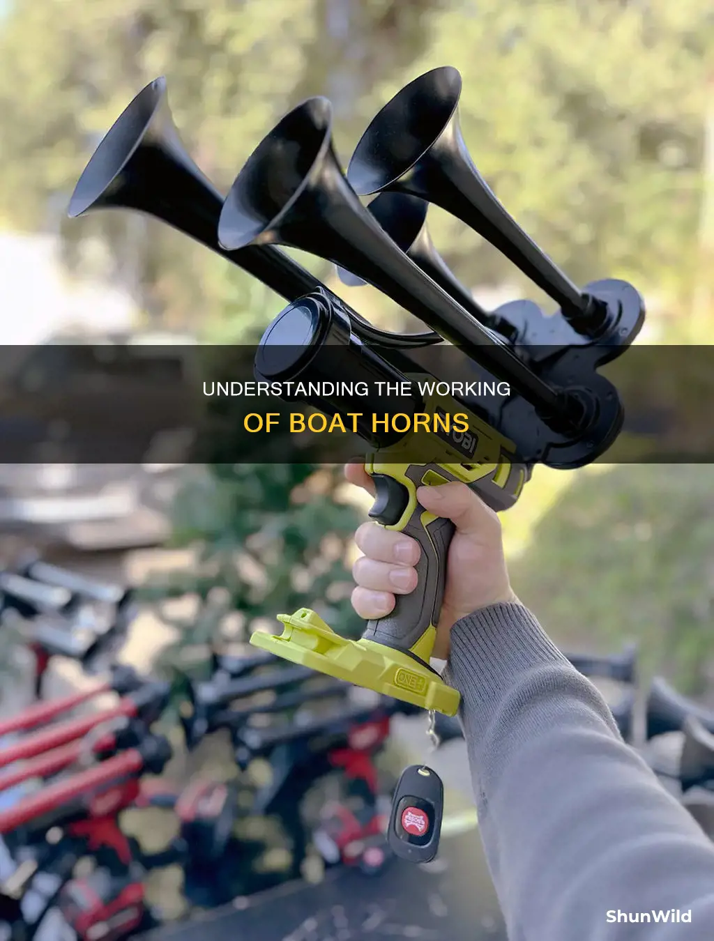 how do boat horns work