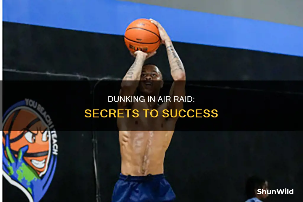 how do you dunk in air raid basketball