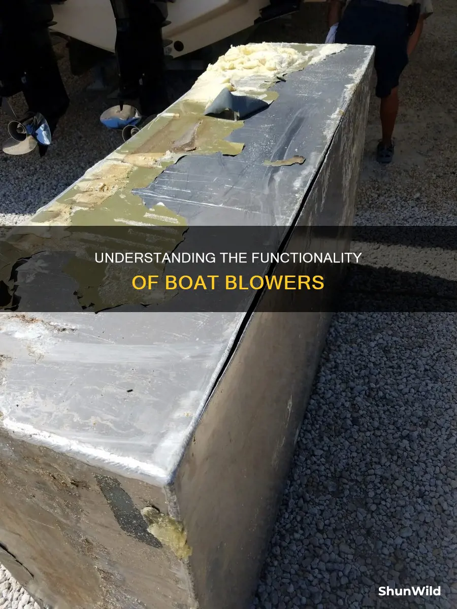 how does a boat blower work