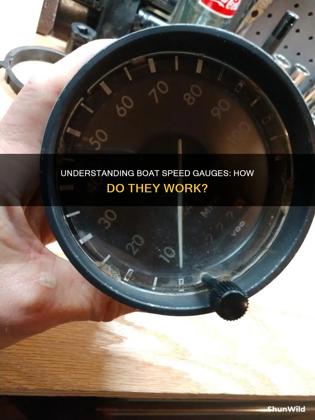 how does a boat speed gauge work