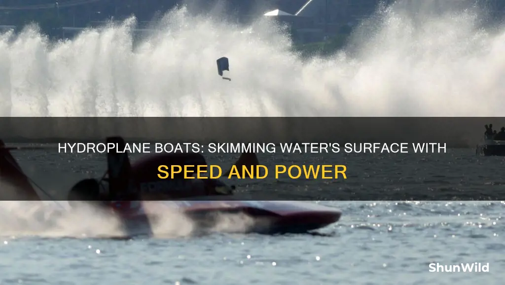 how does a hydroplane boat work