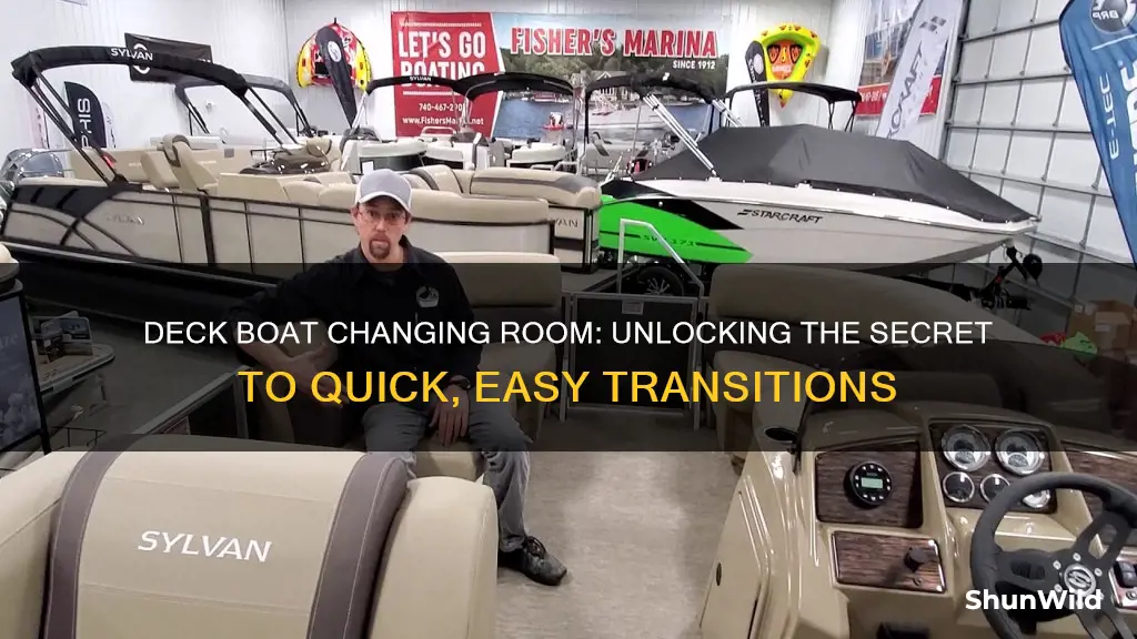 how does deck boat changing room work