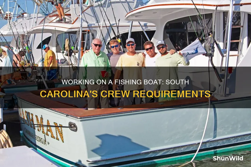 how many people work on a fishing boat south carolina
