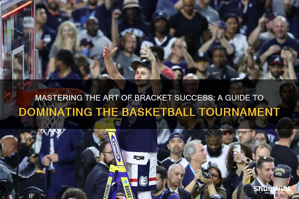 how to score a basketball bracket