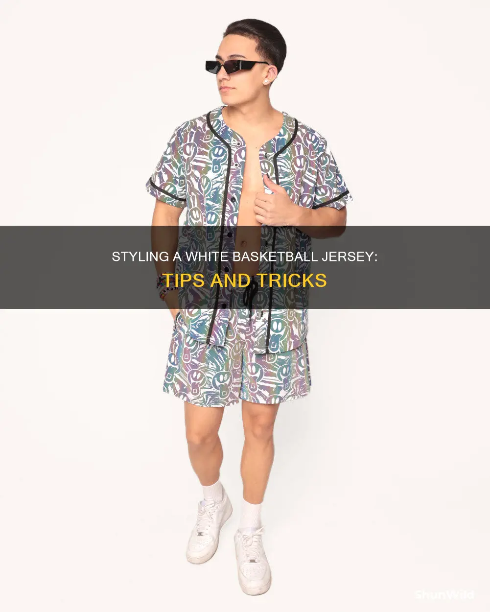 how to wear a white basketball jersey