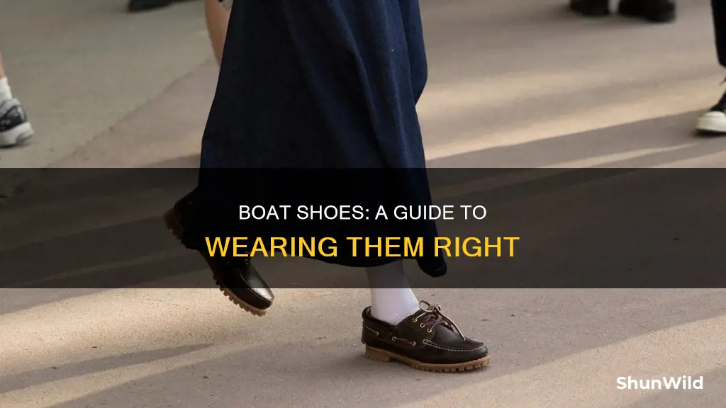 how to wear boat shoes