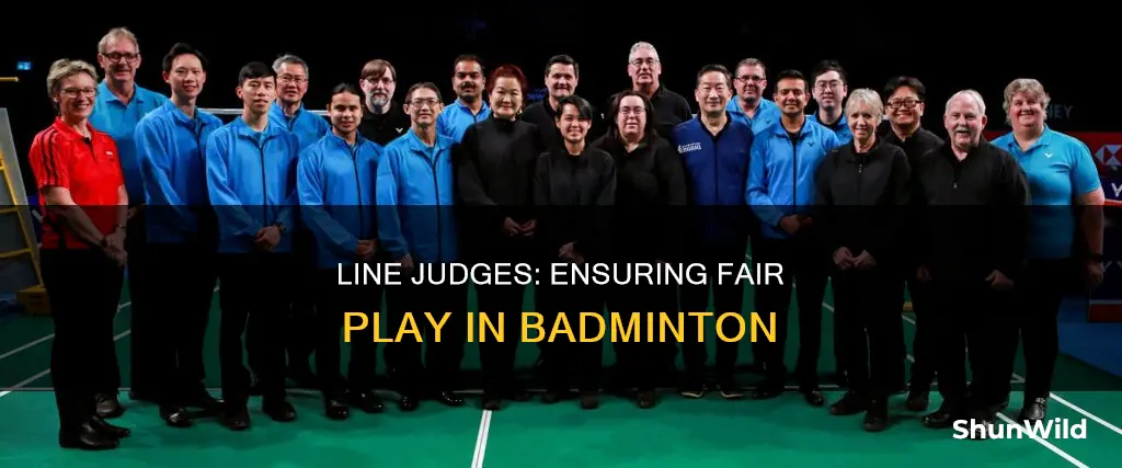 what do line judges do in badminton