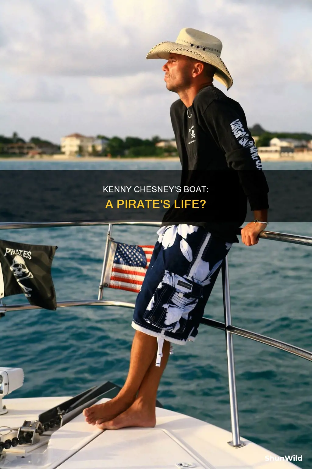 what kind of boat does kenny chesney have