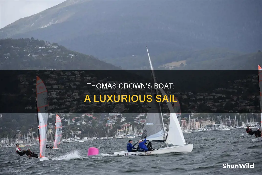 what kind of boat does thomas crown ride