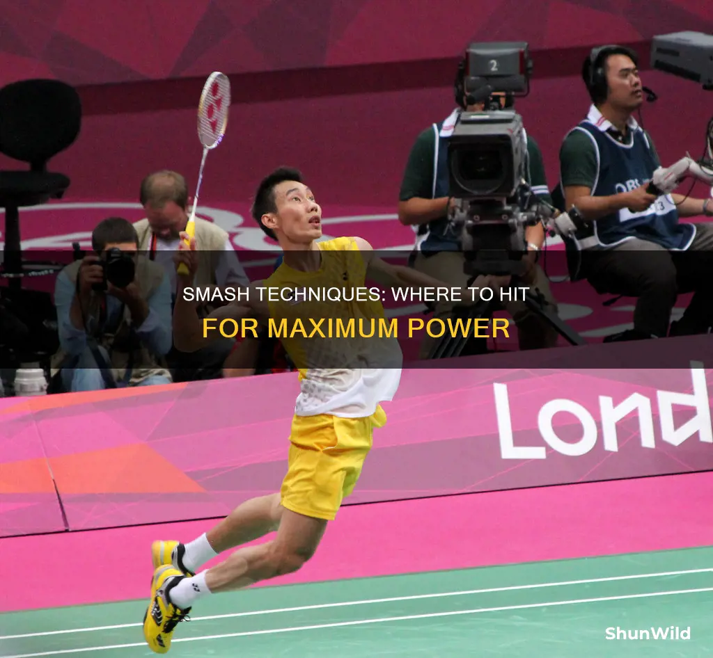 where to hit smash in badminton
