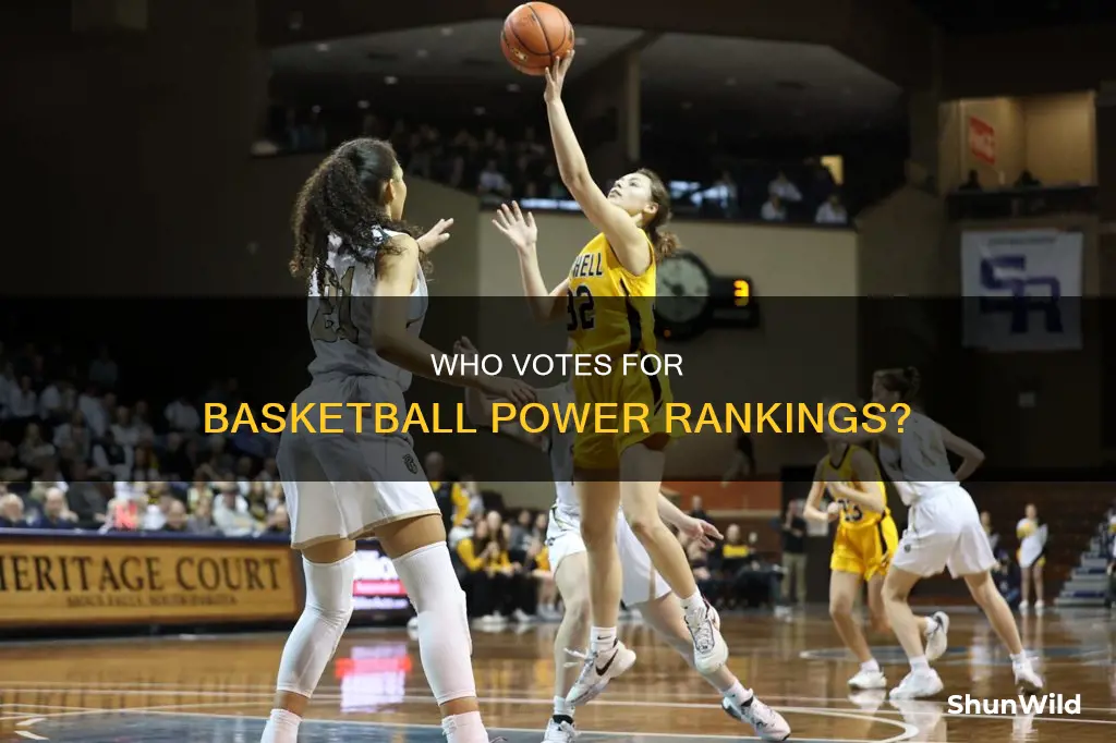 who does the voting for basketball rankings
