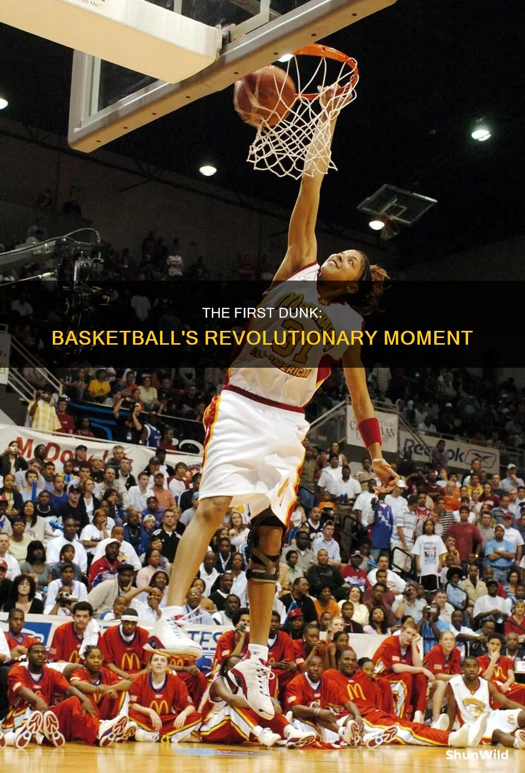 who started dunking in basketball
