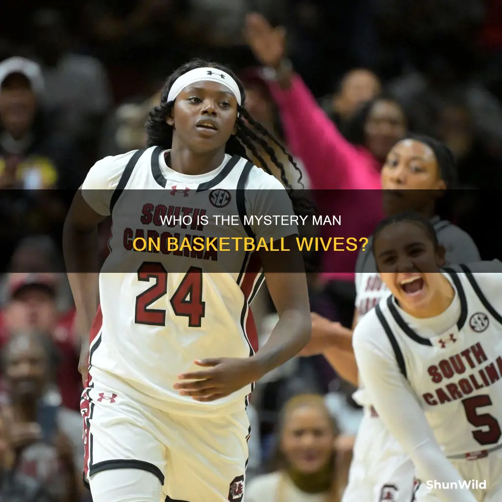 who was the man siniyah on basketball wives was with